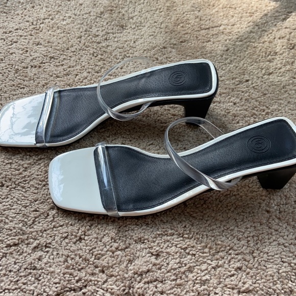 NWOT urban outfitters heeled sandals - Picture 5 of 7